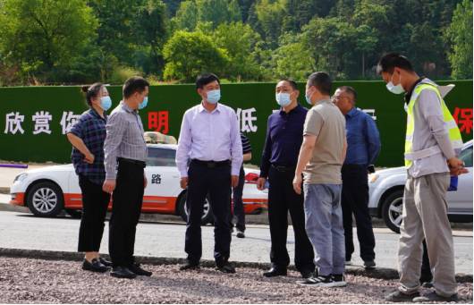 六安市公路管理處黨委書記、主任楊廣來一行蒞臨指導我司項目